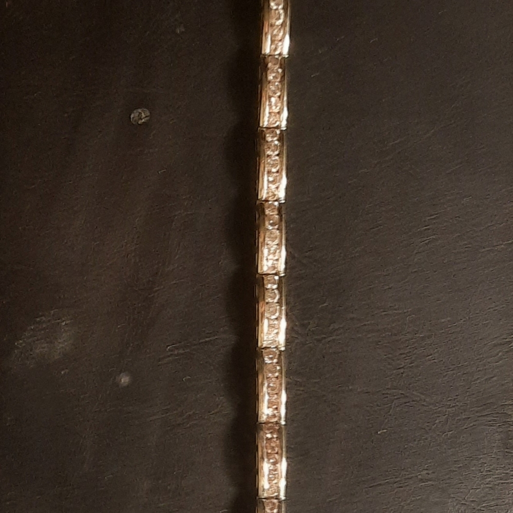 10k white gold diamond bracelet 14grams weight